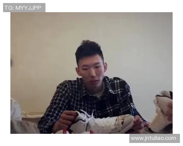 周琦在NBA火箭对阵掘金的精彩表现引发球迷热议与期待