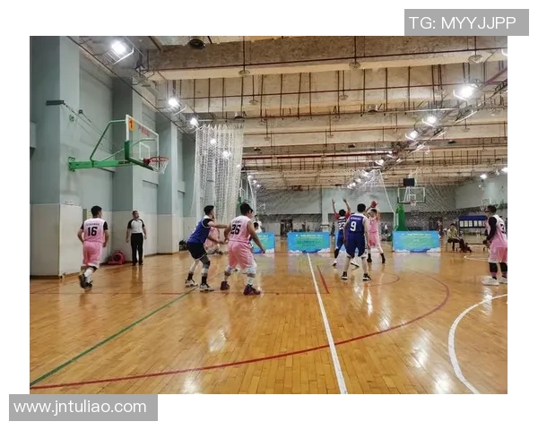 赛后分析：上海篮球队与重庆篮球队的团队协作与战术执行深度剖析